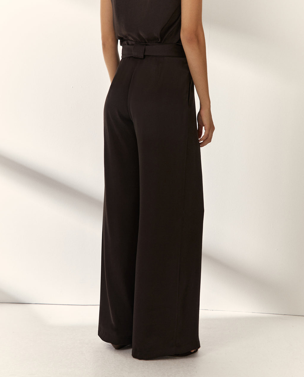 Pantalón ancho de mujer satinado con palas