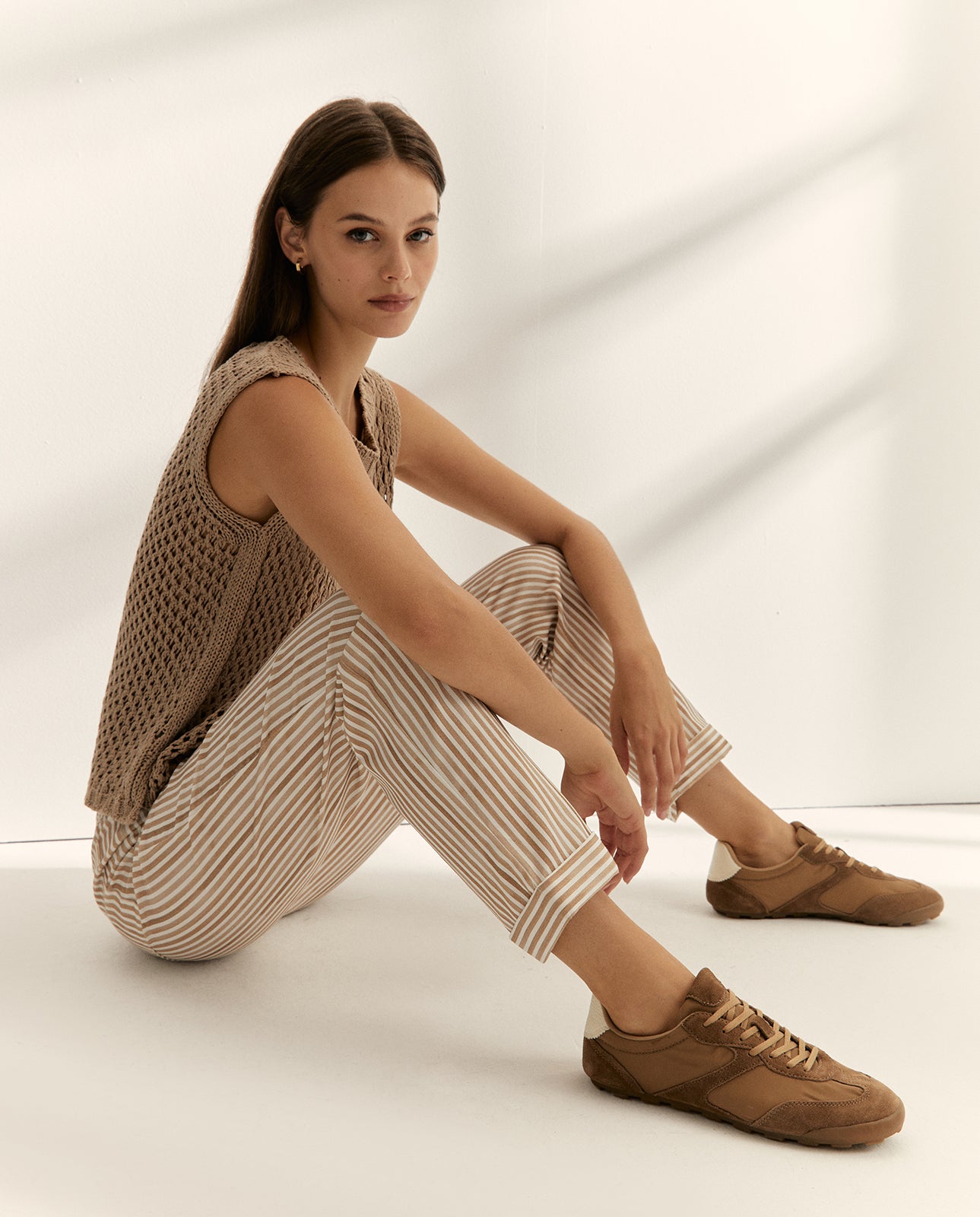 Pantalón recto de mujer tobillero estampado rayas