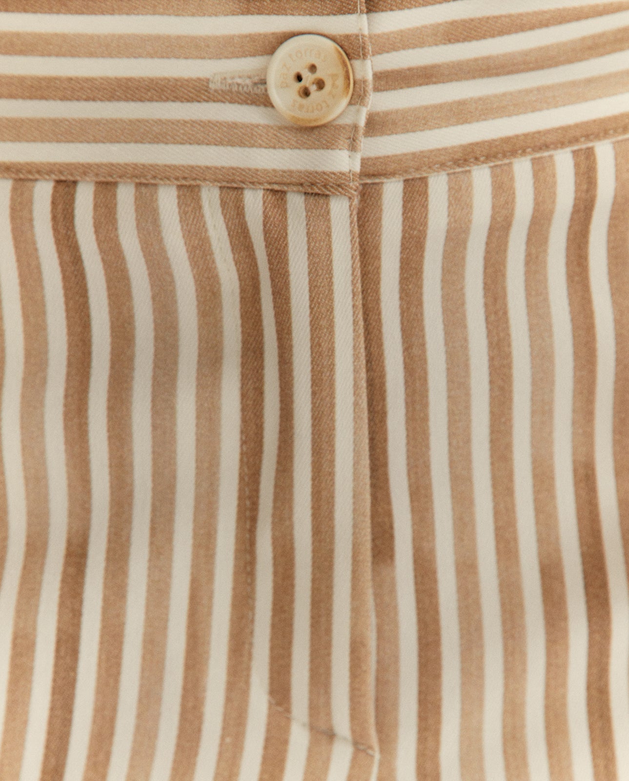 Pantalón recto de mujer tobillero estampado rayas