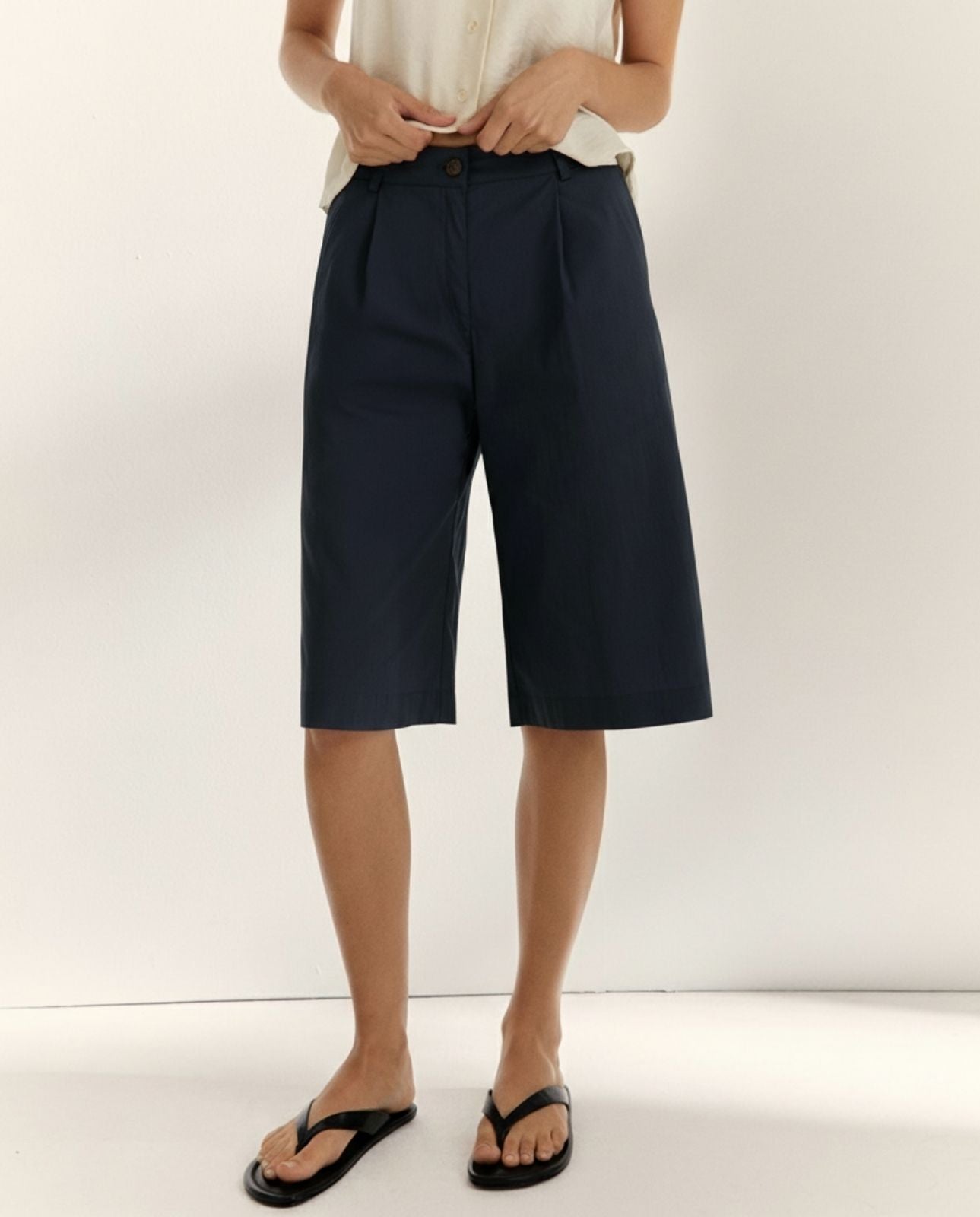 Bermuda de mujer con pinzas