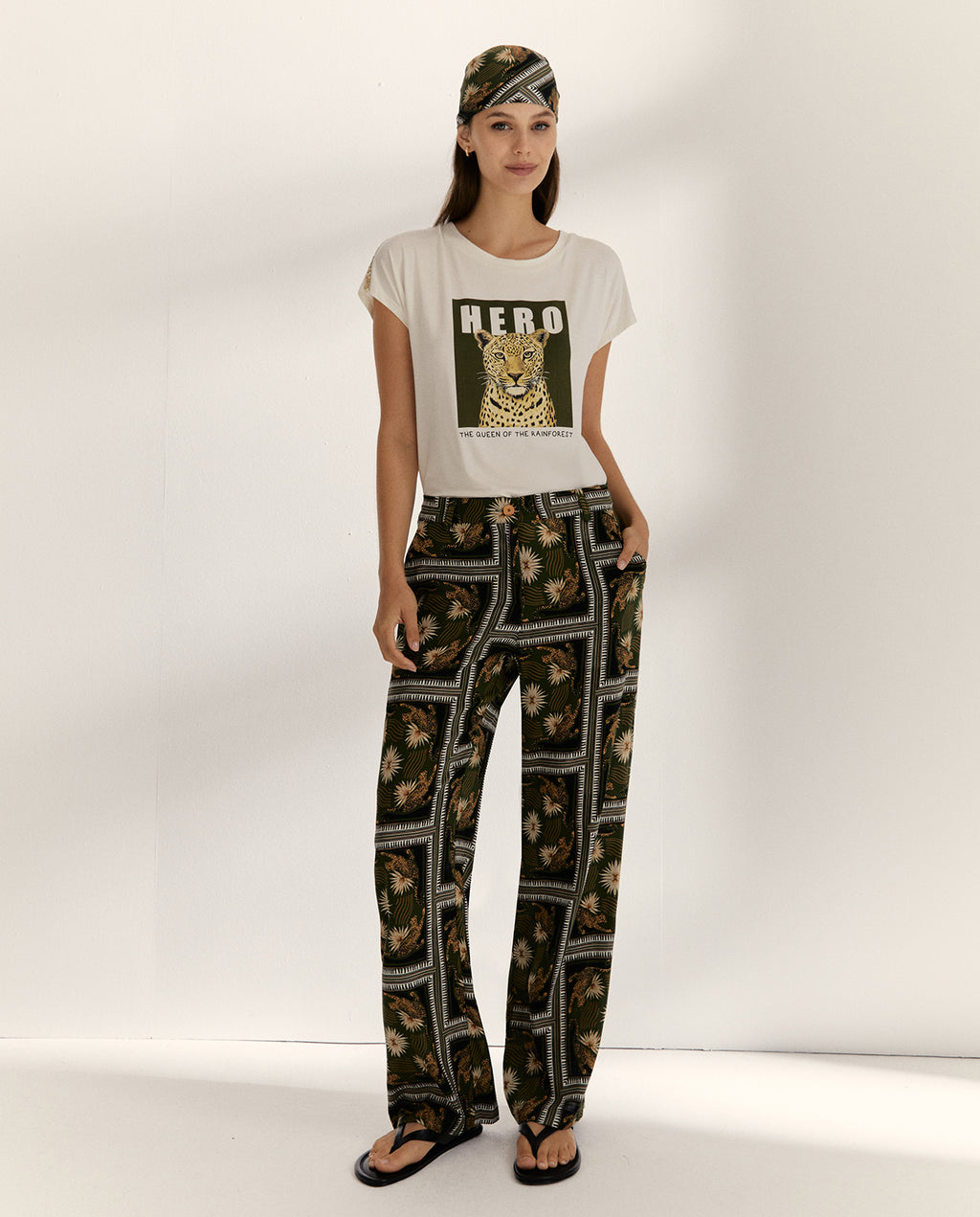 Pantalón recto de mujer estampado