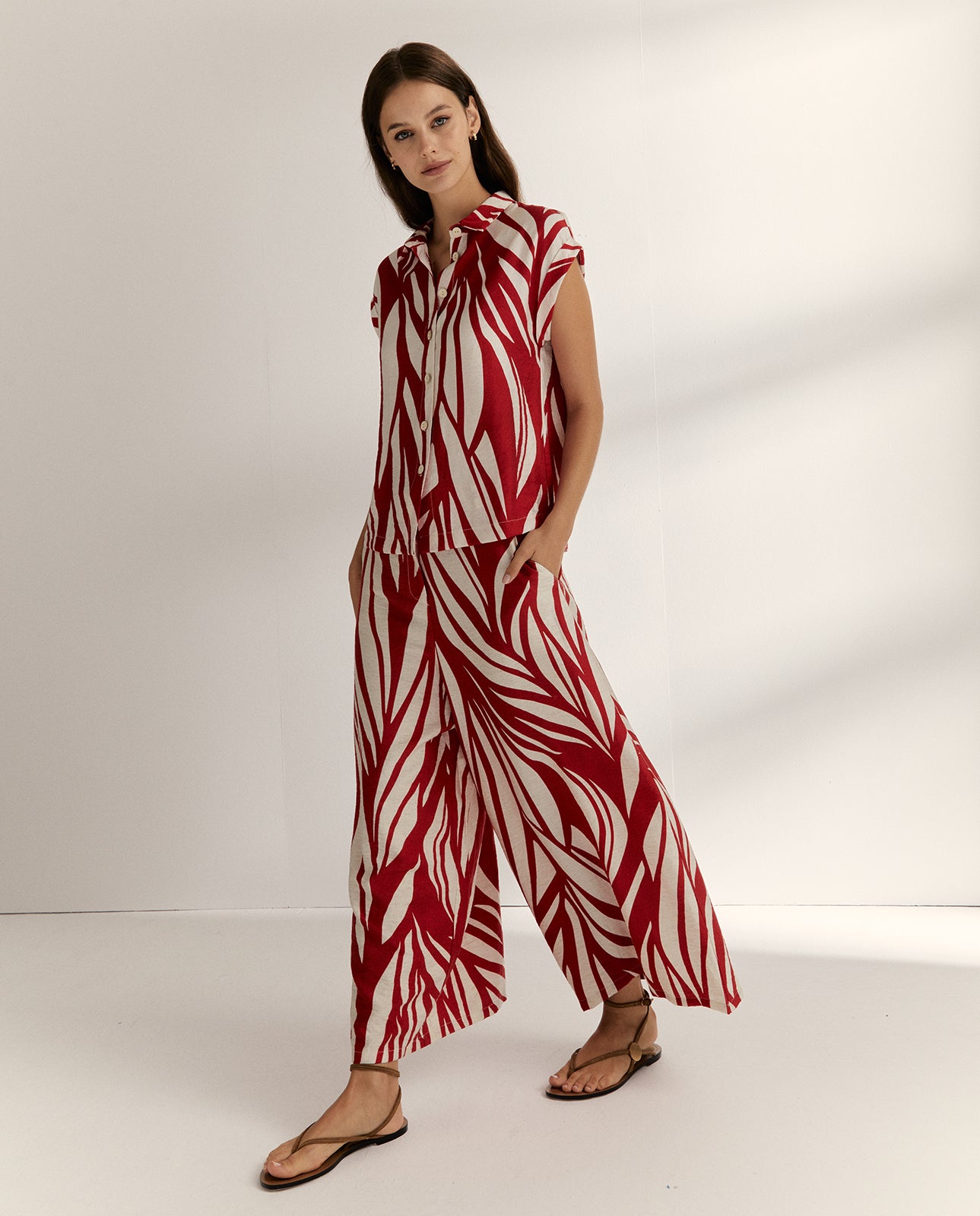 Pantalón ancho de mujer estampado tobillero