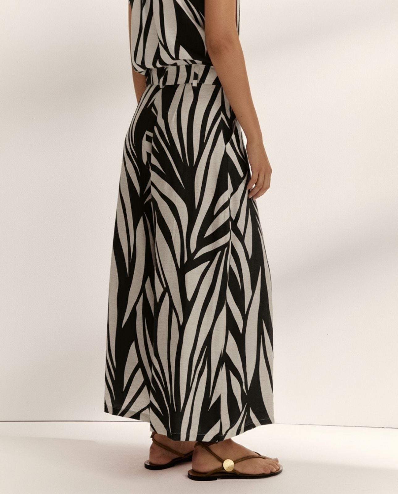 Pantalón ancho de mujer estampado tobillero