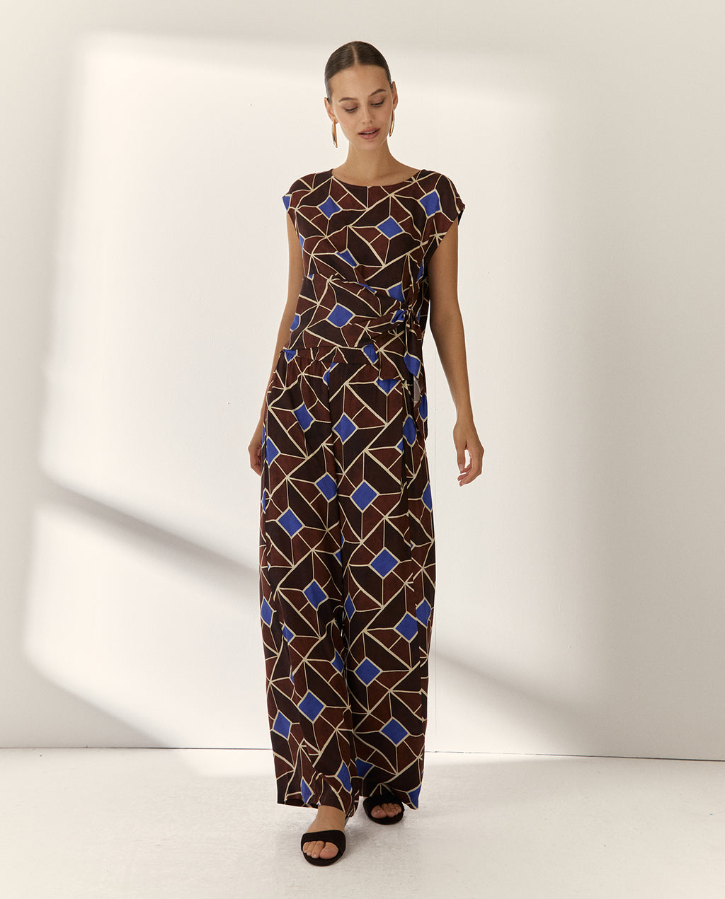 Pantalón ancho de mujer estampado con pinzas