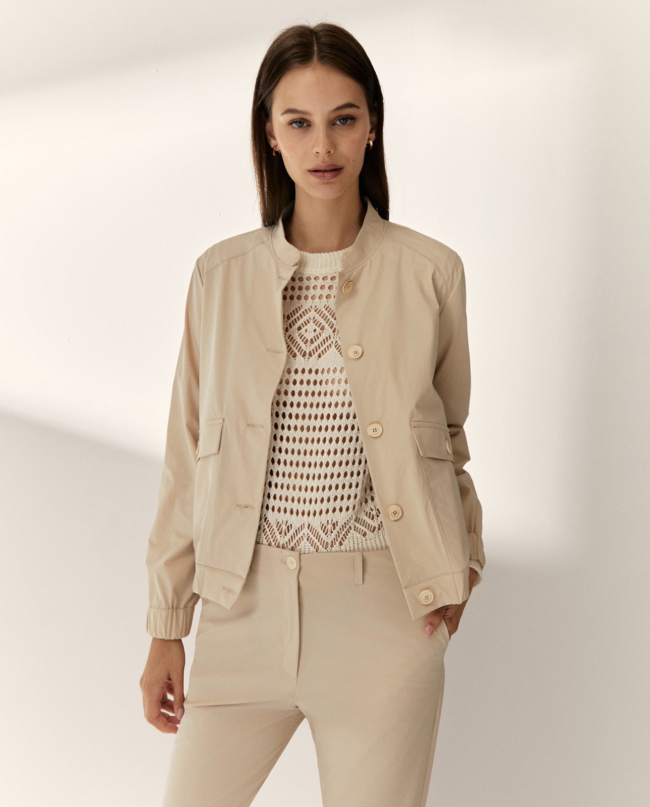 Chaqueta mujer tipo bomber tejido técnico