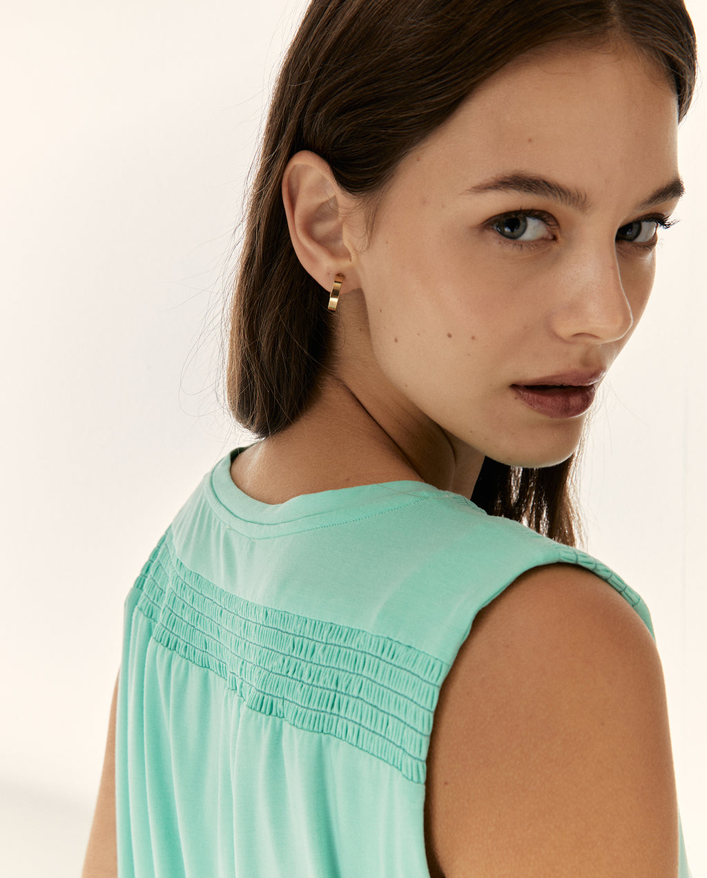 Camiseta de mujer cuello redondo sin mangas