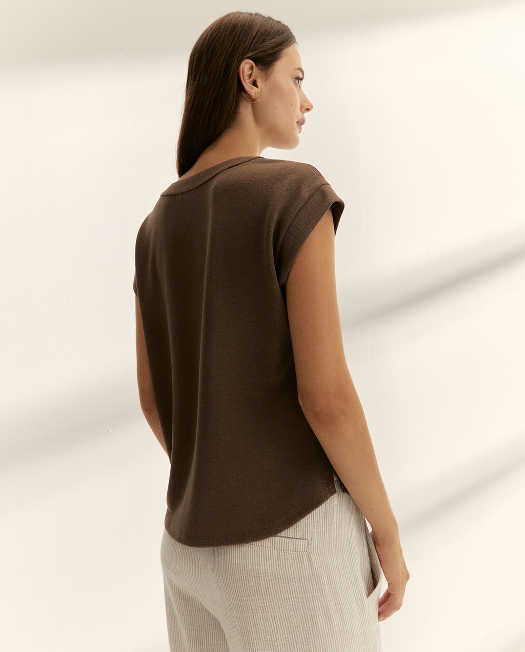 Camiseta de mujer cuello mao manga caída