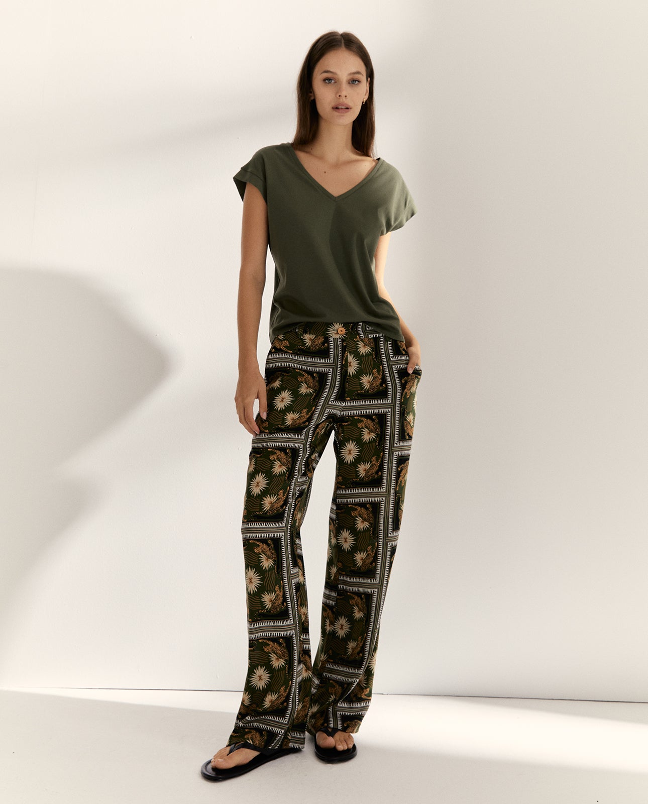 Camiseta de mujer cuello pico sin mangas