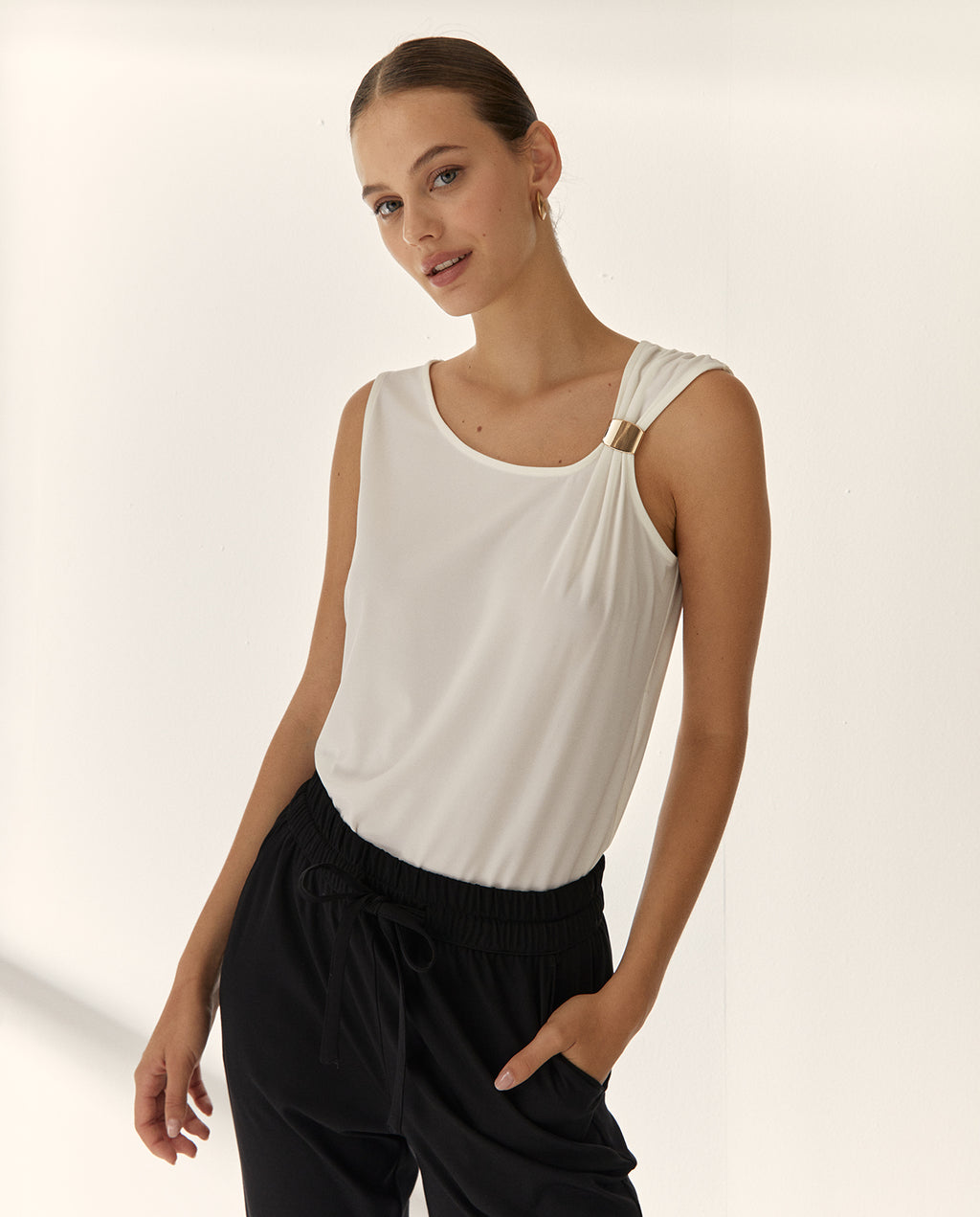 Camiseta de mujer asimétrica