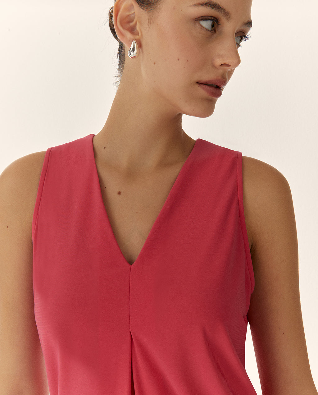 Camiseta de mujer cuello pico sin mangas