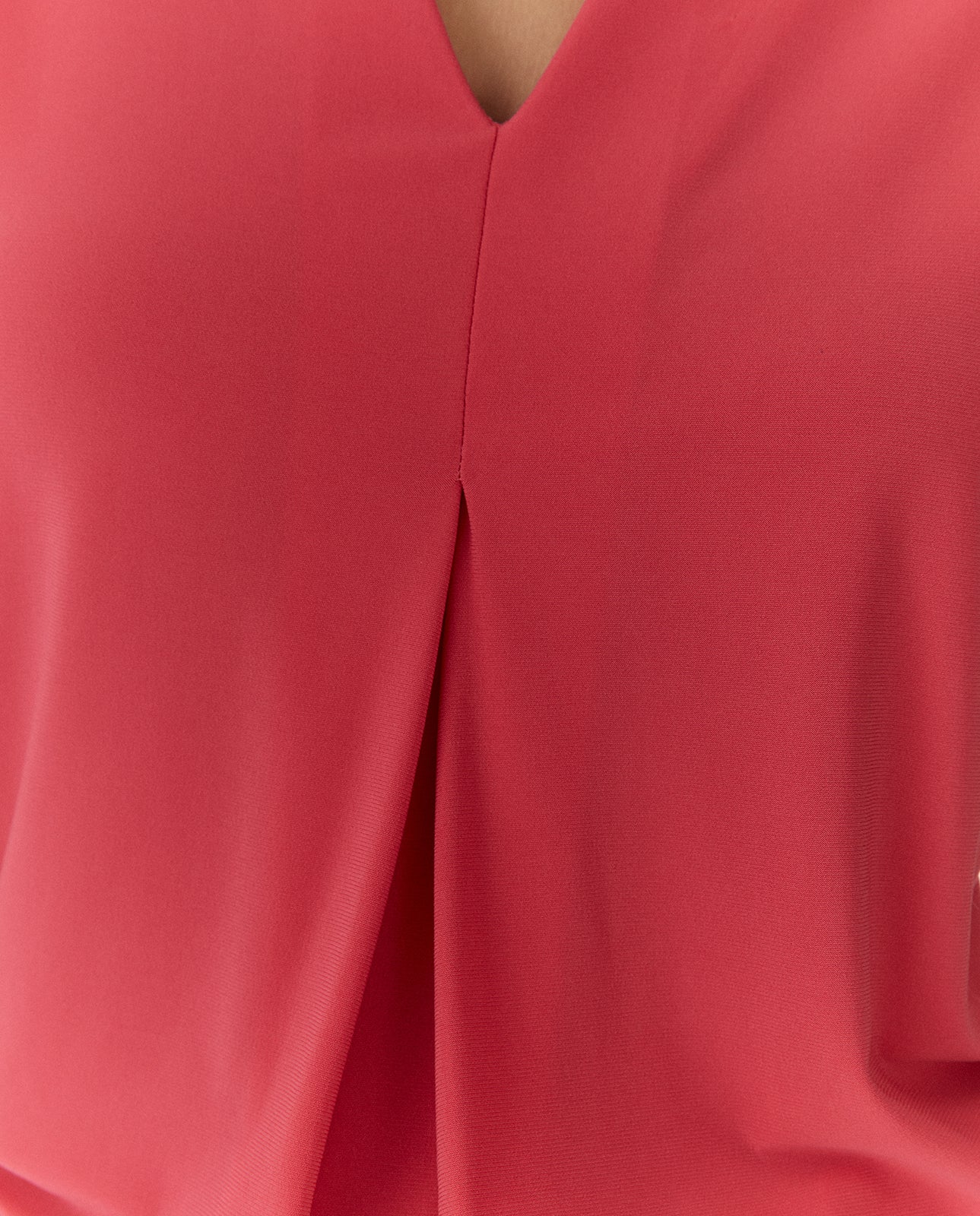 Camiseta de mujer cuello pico sin mangas