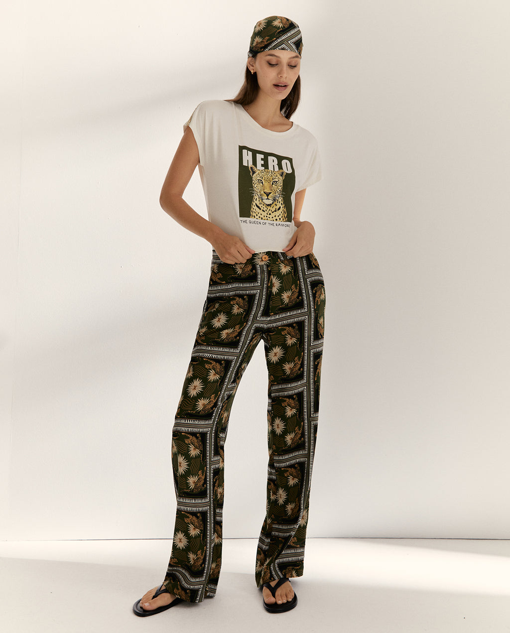 Camiseta de mujer dibujo frontal escote redondo