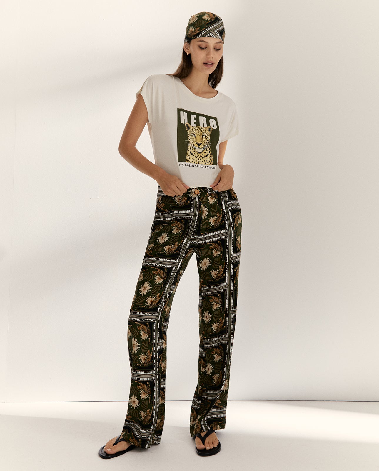 Camiseta de mujer dibujo frontal escote redondo