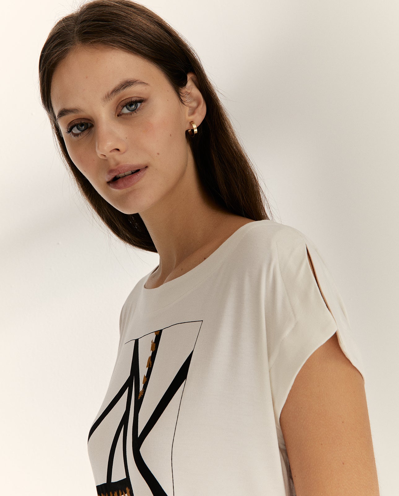 Camiseta de mujer dibujo frontal escote redondo