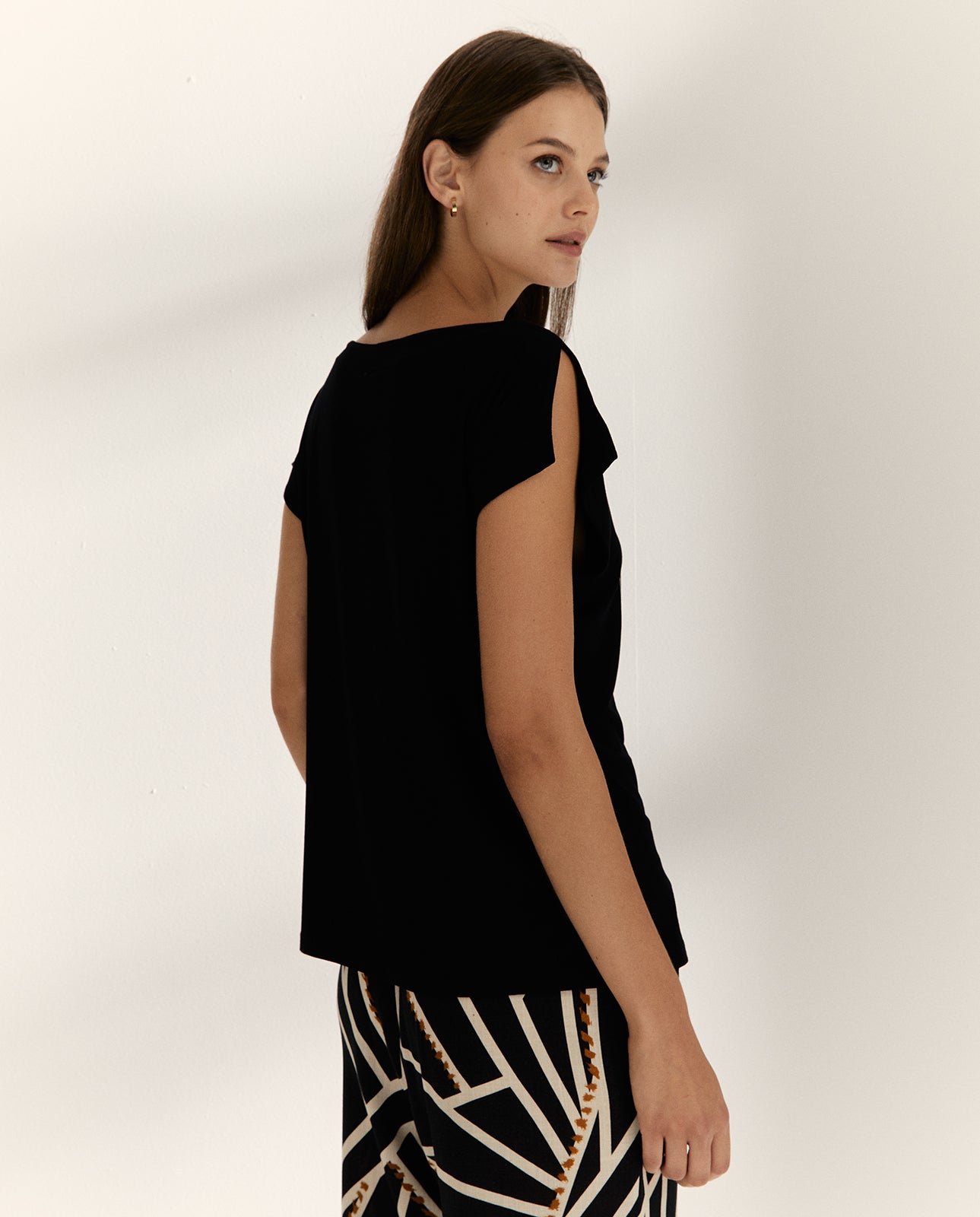 Camiseta de mujer dibujo frontal escote redondo