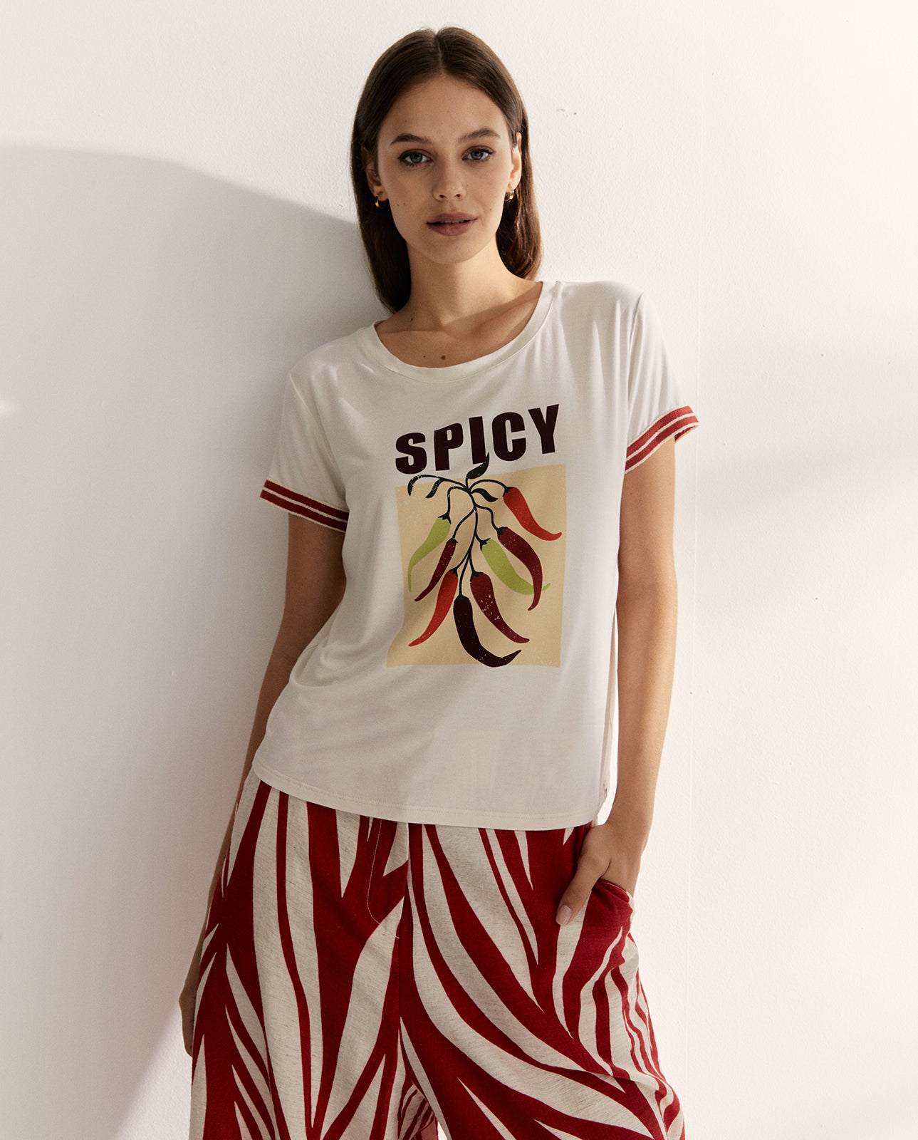 Camiseta de mujer dibujo frontal cuello redondo