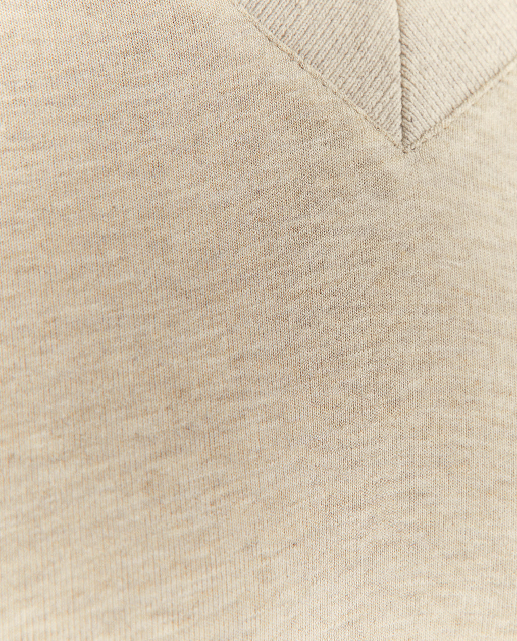 Camiseta de mujer lisa de manga corta y cuello pico