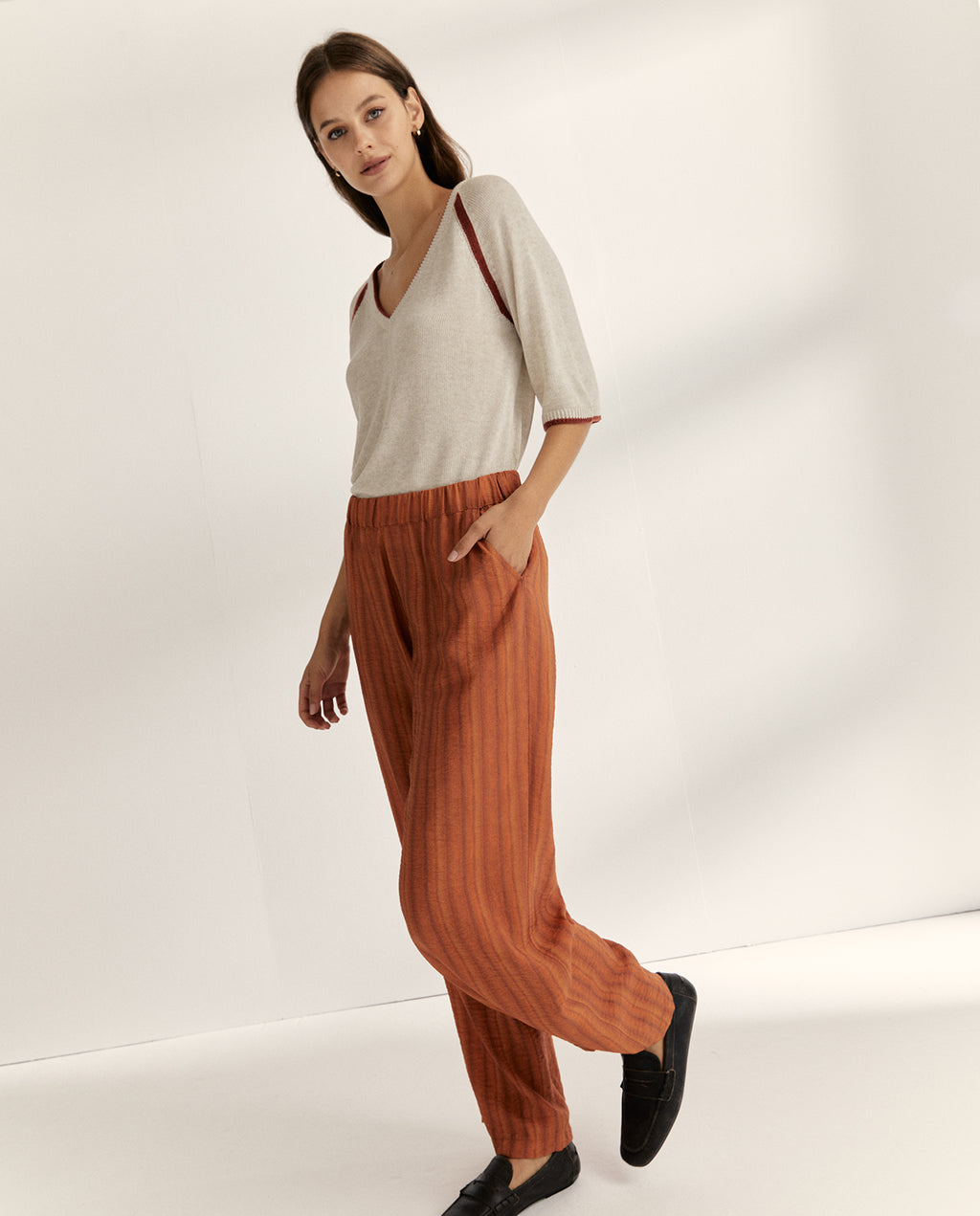 Jersey de mujer cuello pico manga corta