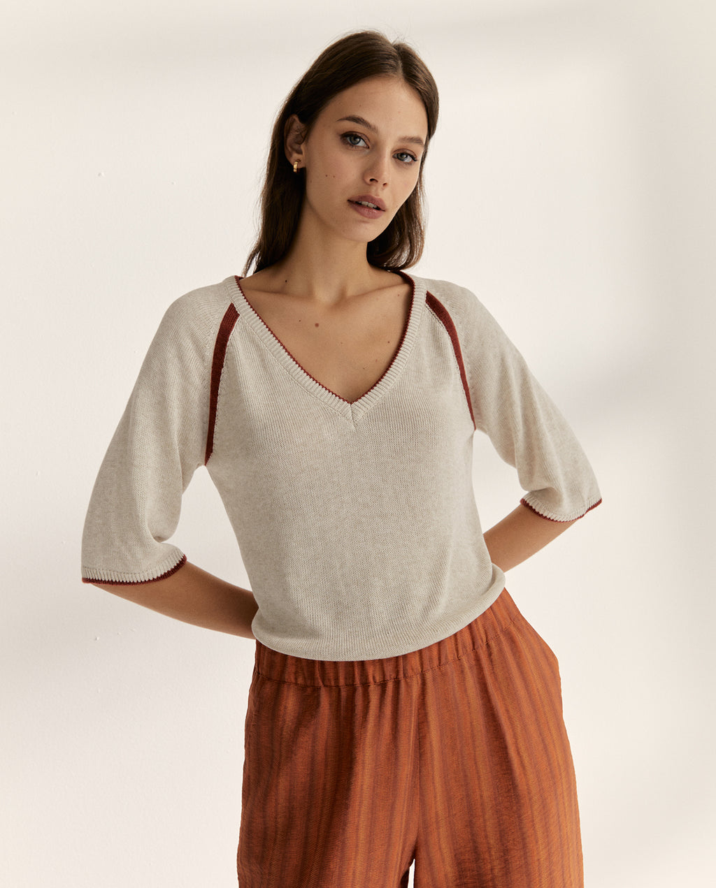 Jersey de mujer cuello pico manga corta