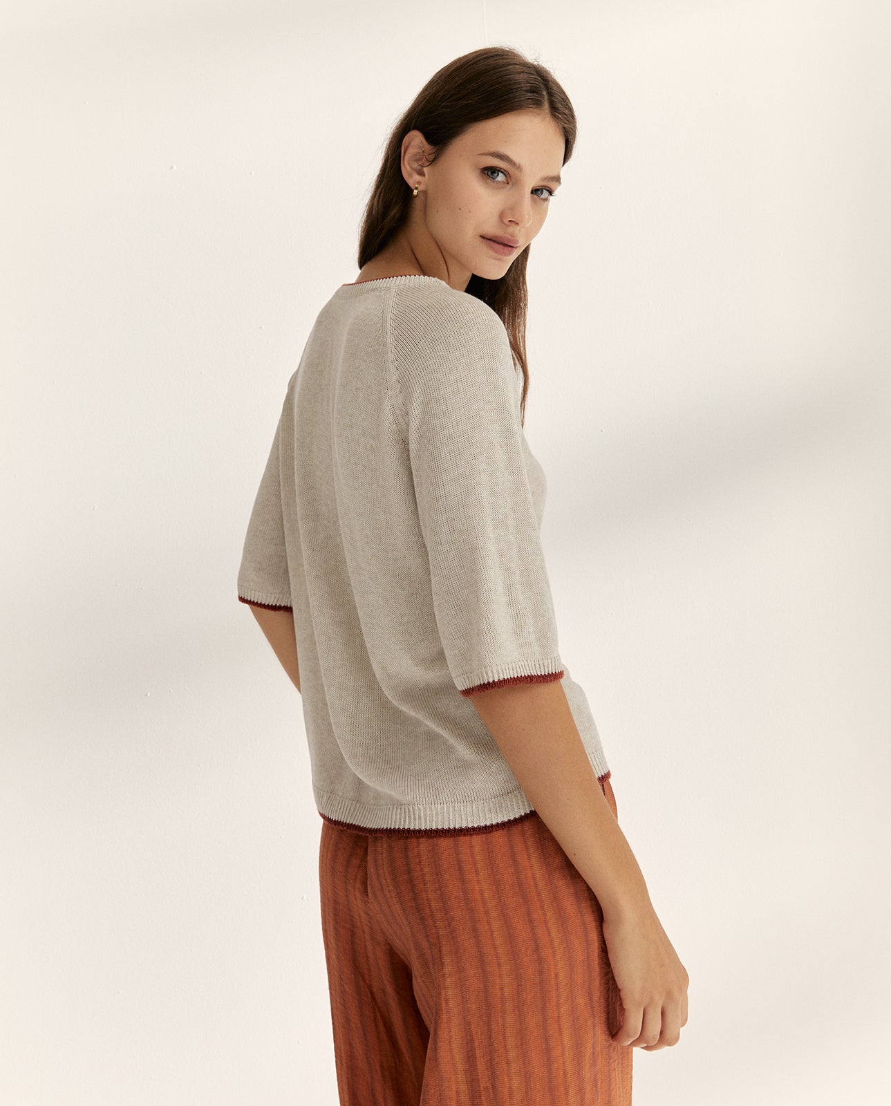 Jersey de mujer cuello pico manga corta