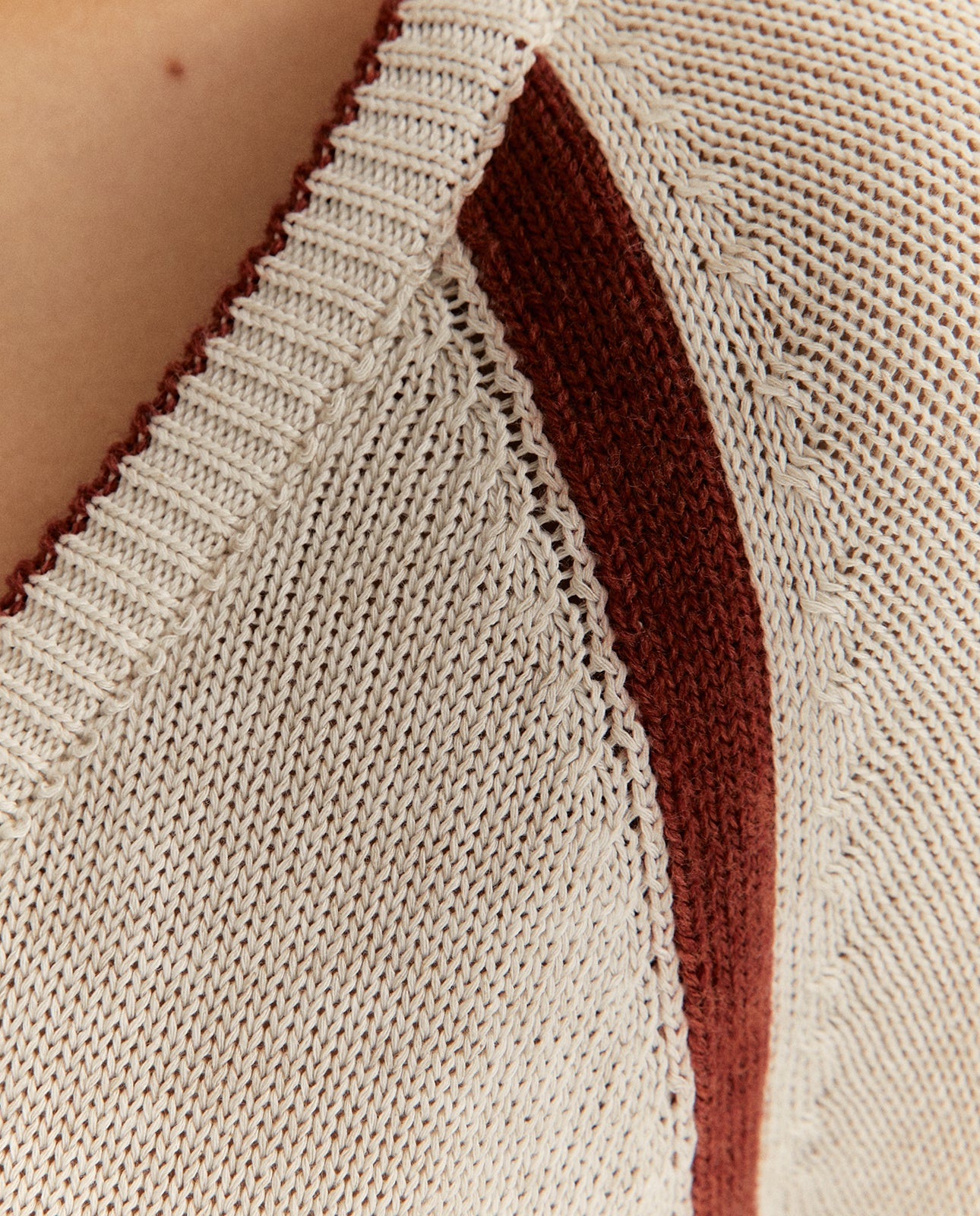 Jersey de mujer cuello pico manga corta