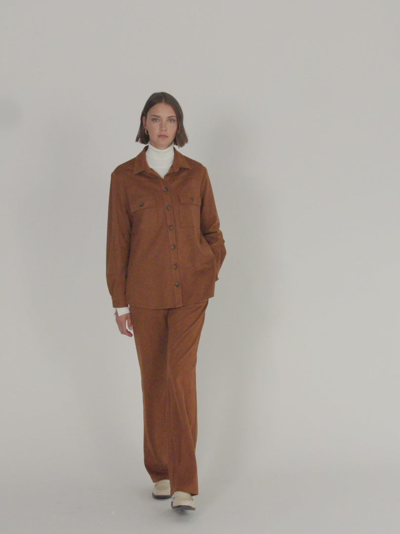 Chaqueta de mujer tipo sobrecamisa efecto ante