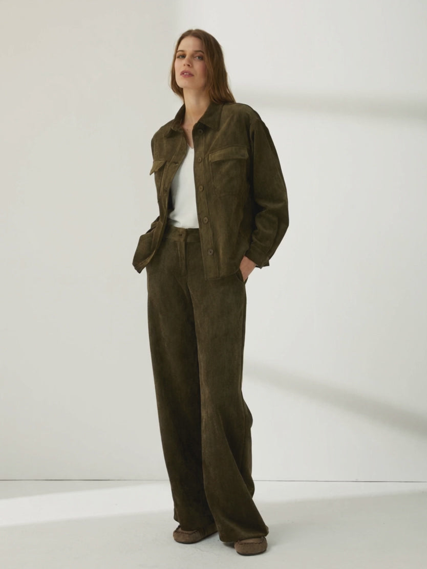 Chaqueta de mujer en pana tipo sobrecamisa