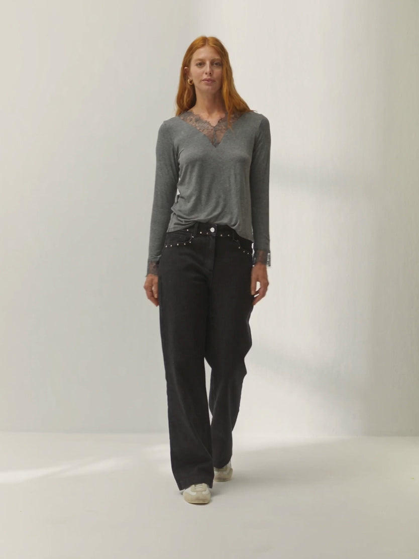Camiseta de mujer cuello pico puntilla manga larga gris