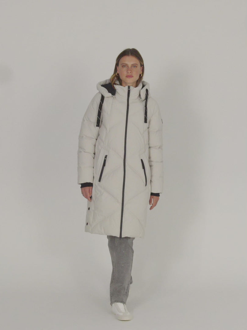 Parka larga de mujer con capucha