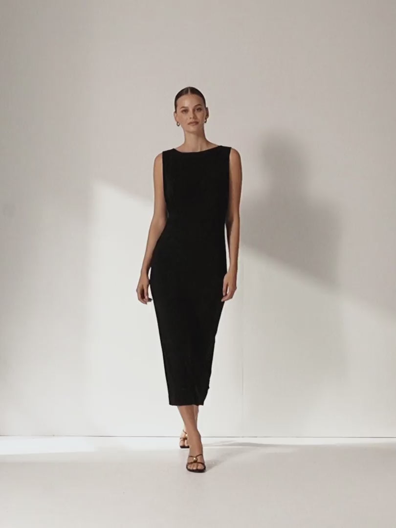 Vestido midi de punto escote barca sin mangas